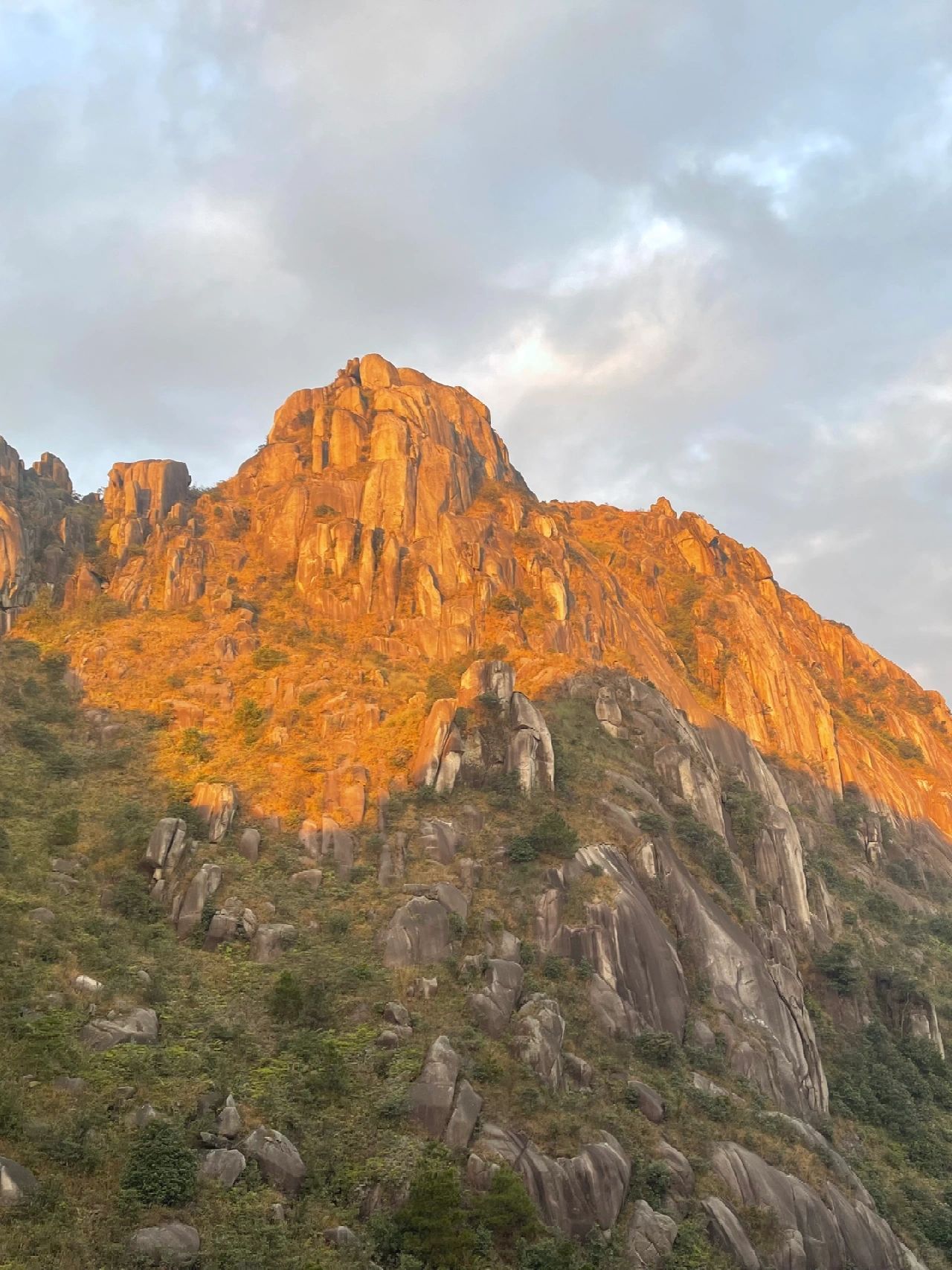 看‼️日照金山⛰️粤北连州大东山徒步露营🏕️