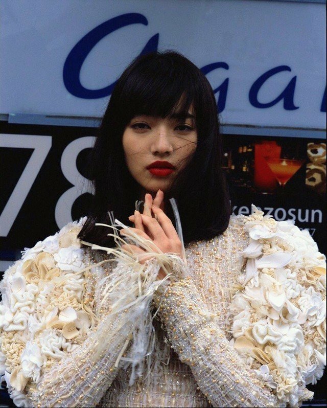 日娱新闻小松菜奈 小松菜奈 美图摄影师铃木亲 