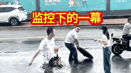 这才是一个有公德心的人，这样的人值得尊敬，这样的行为更应该宣传，现在我们最需要这