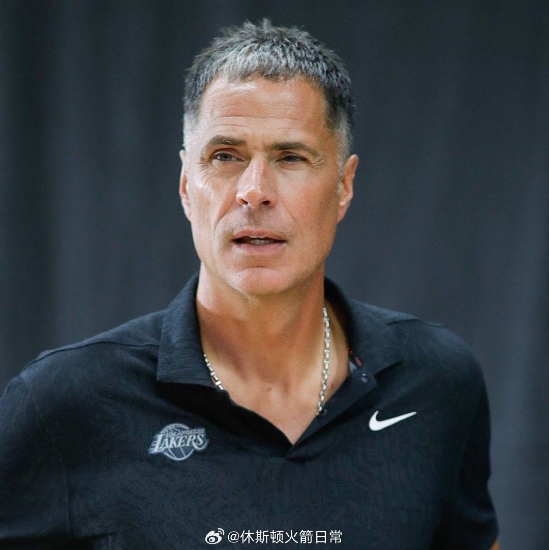 Jake Fischer：找到一个大个子球员已成为湖人队的首要任务，勒布朗·詹姆