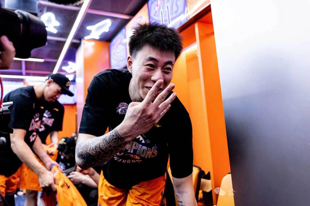 张镇麟  《篮球》杂志专访金金 节选金金谈到了G5最后和弗格的拥抱，谈到了和弗格
