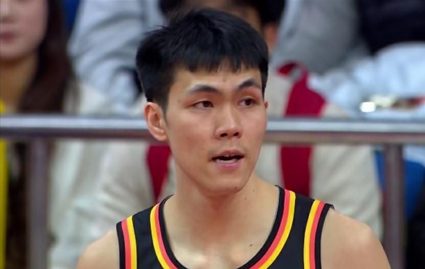 庞峥麟：知耻而后勇！！！

我认为：球员起伏很正常，优秀的球员之所以优秀，就是能