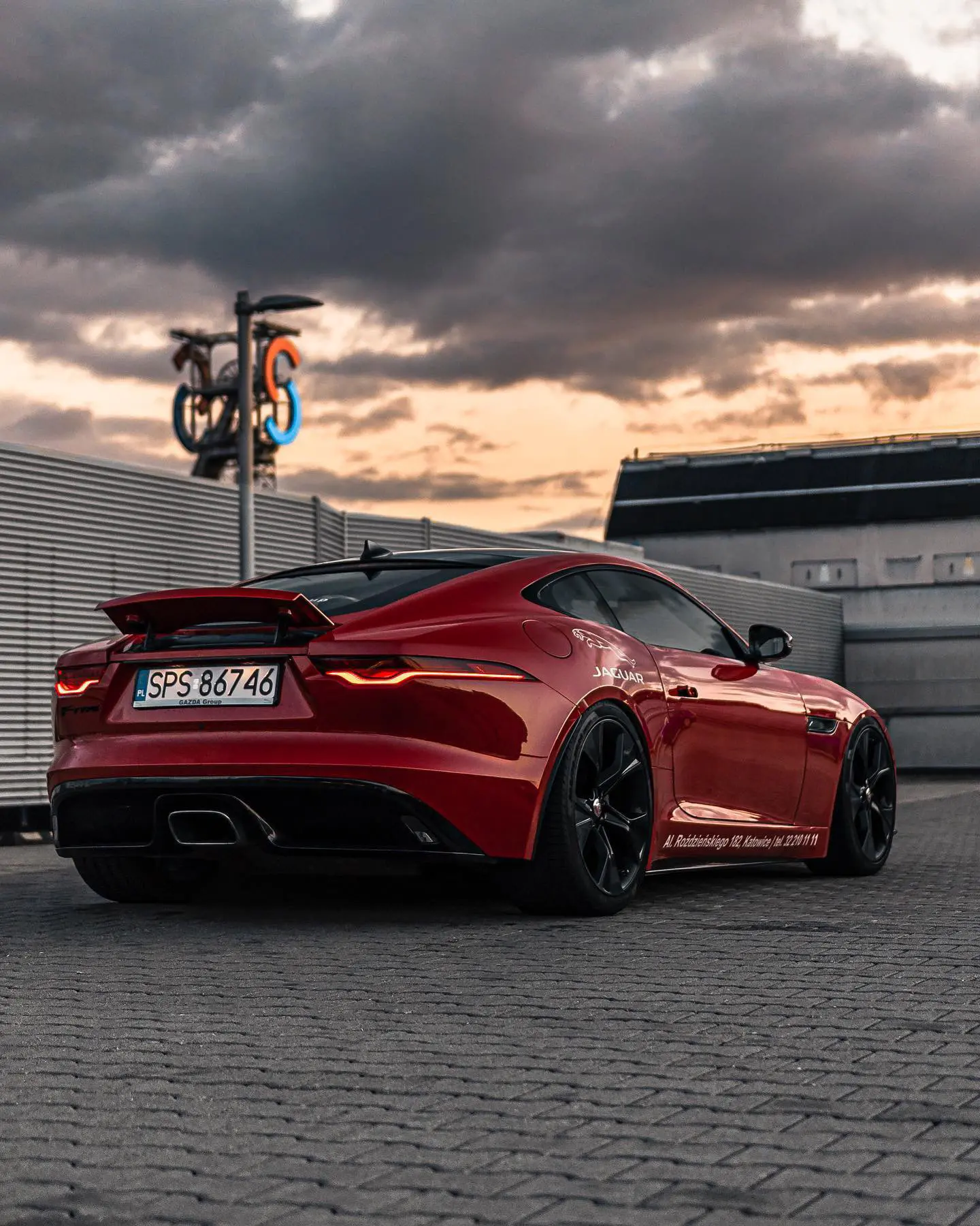 Jaguar FTYPE，跑车与晚霞。