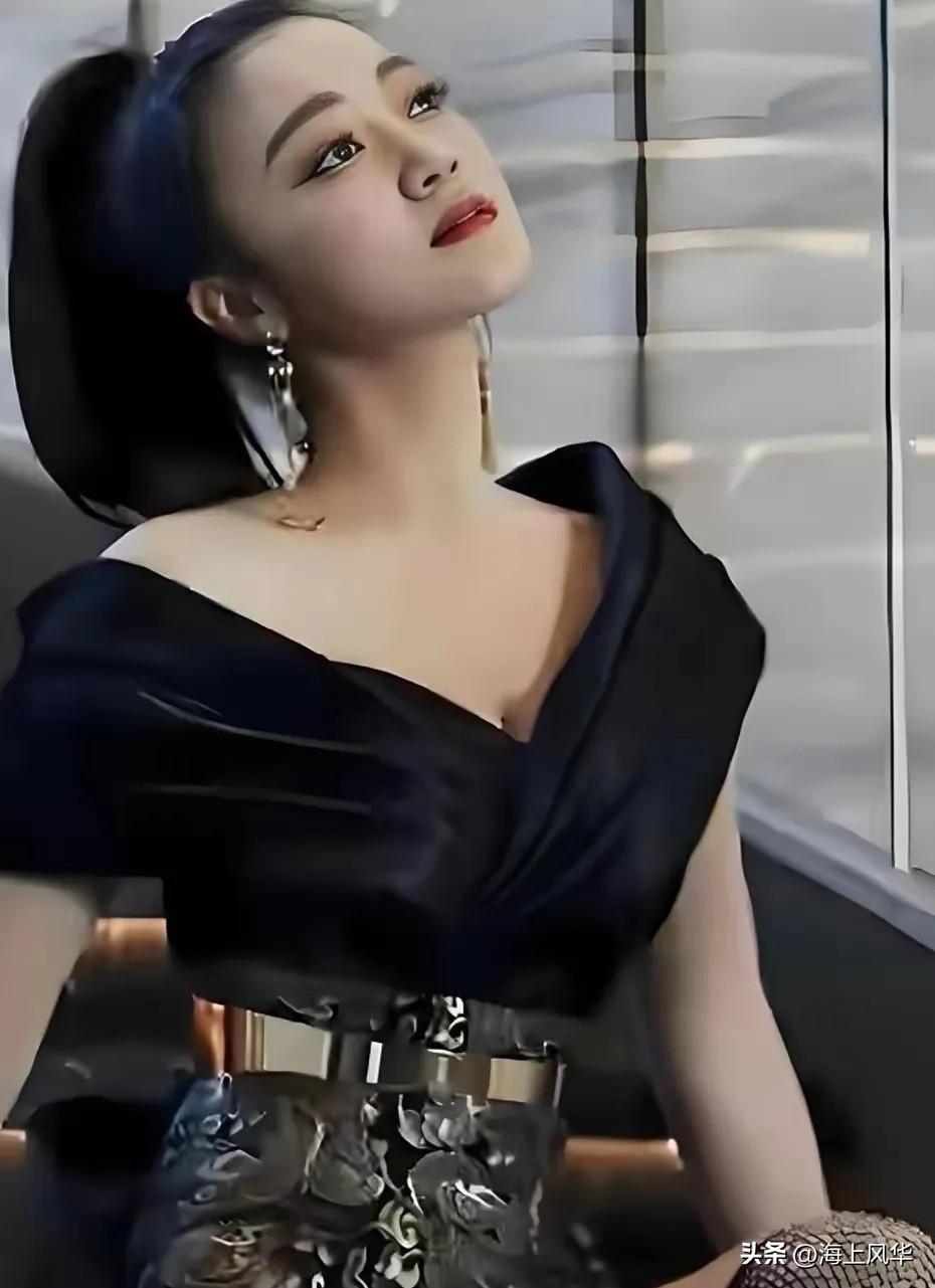 王小玮离婚后，不知有多少人想娶她为妻，然而为人低调的她至今婚姻成谜，外界也鲜有人