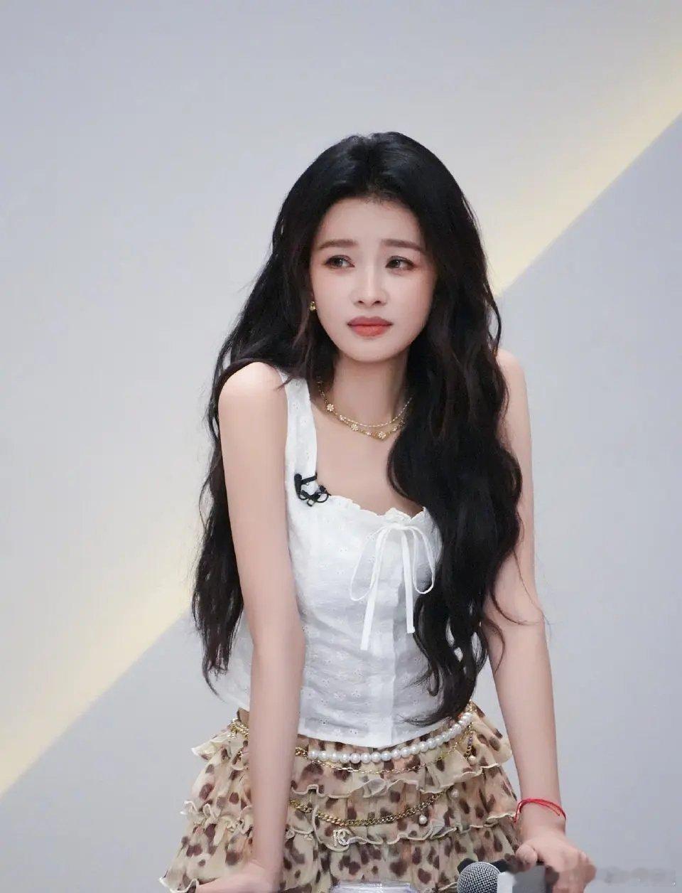 头包脸也不能过度的包，显得有点脏 