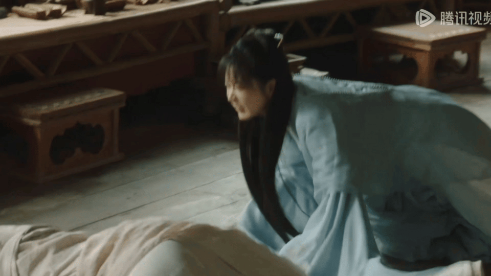 长相思又贡献冥场面了，小夭是想亲自帮他哥阉割吗？ ​​​