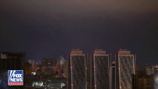 当地时间2025年12月27日，对于俄军实施大轰炸，炸黑了基辅市，美国媒体，福克