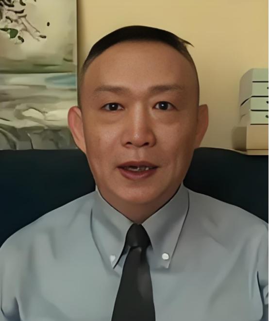 东方大国的学者卢麒元，近日在北京公开发声。他提出了一个惊世骇俗的主张：“立法者每