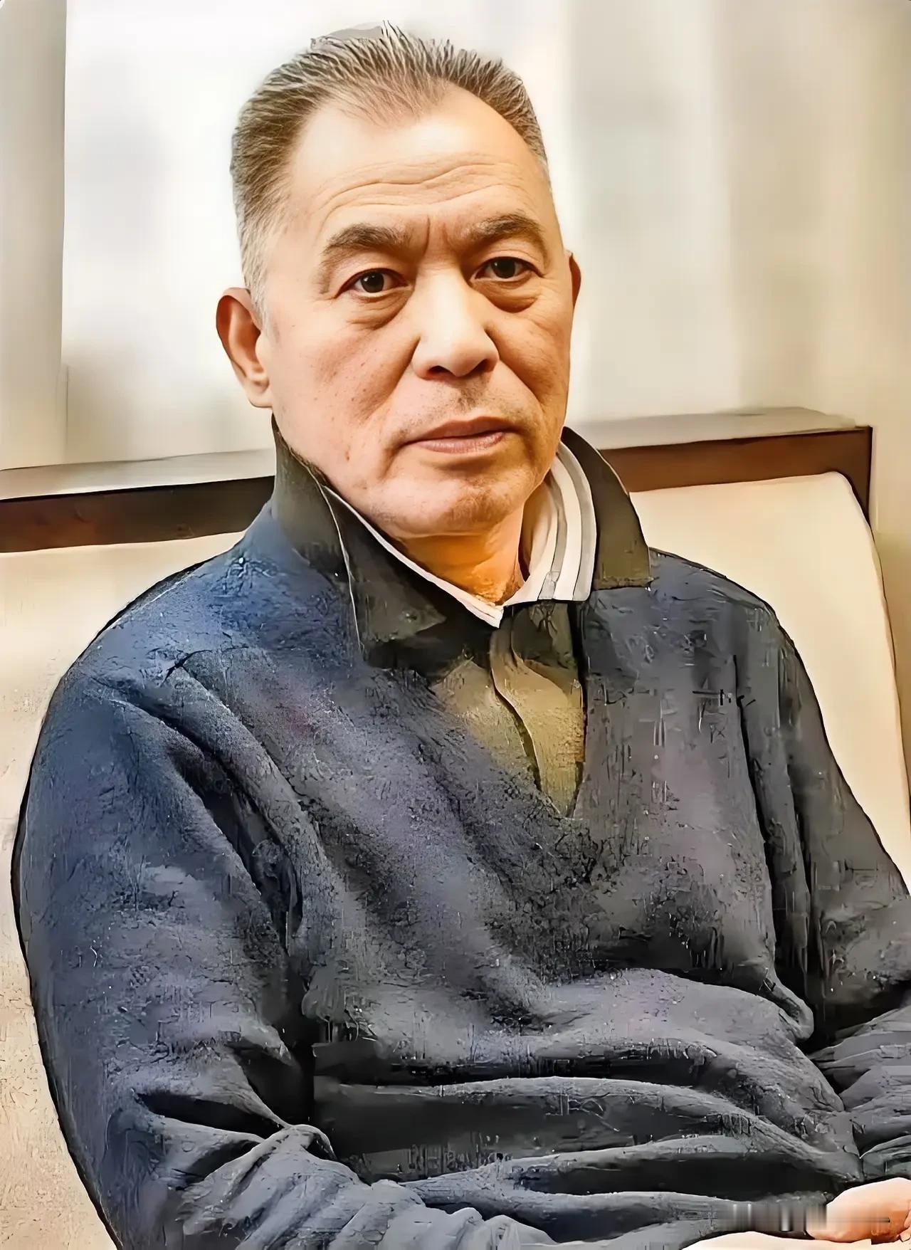 梁晓声蹭说：“当有一天，生你养你的两个人都走了，这世间就再也没有任何人，真心实意
