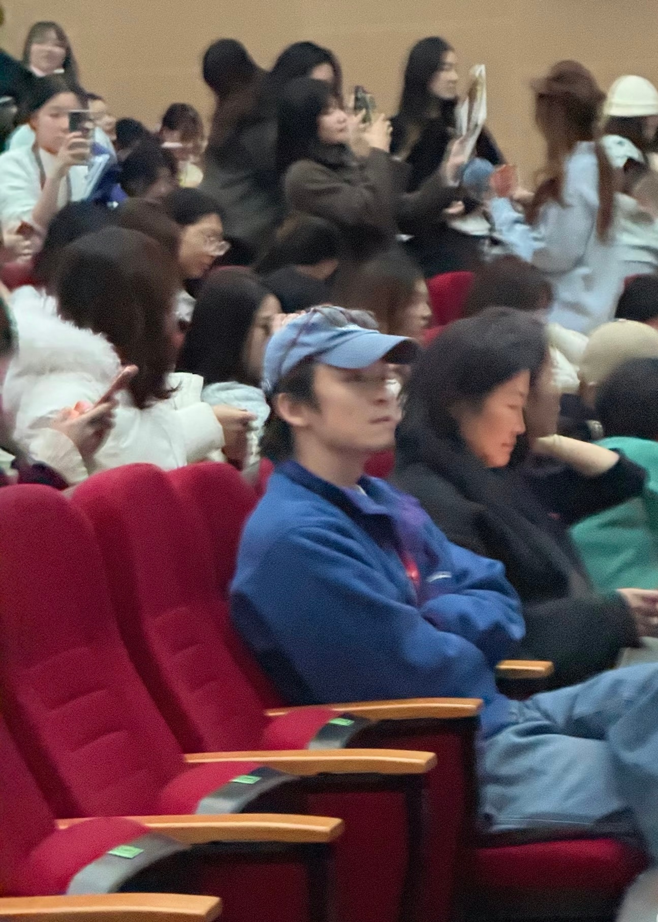 董子健去看王俊凯的话剧了董子健现身王俊凯话剧 董子健去看王俊凯的话剧了 