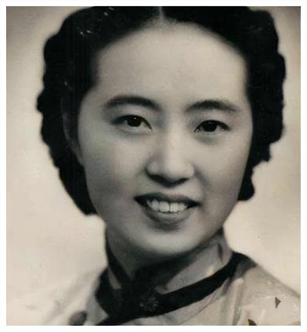 张幼仪（1900‑1988），原名张嘉玢，江苏宝山（今上海宝山）人，出身民国豪门