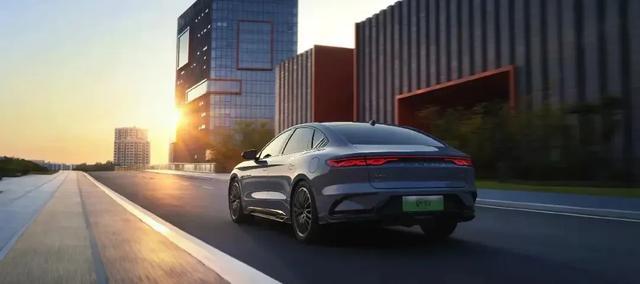 但现实骨感得像被生活抽干了血肉。官方那句“理想条件”水分比菜市场注水肉还足——零