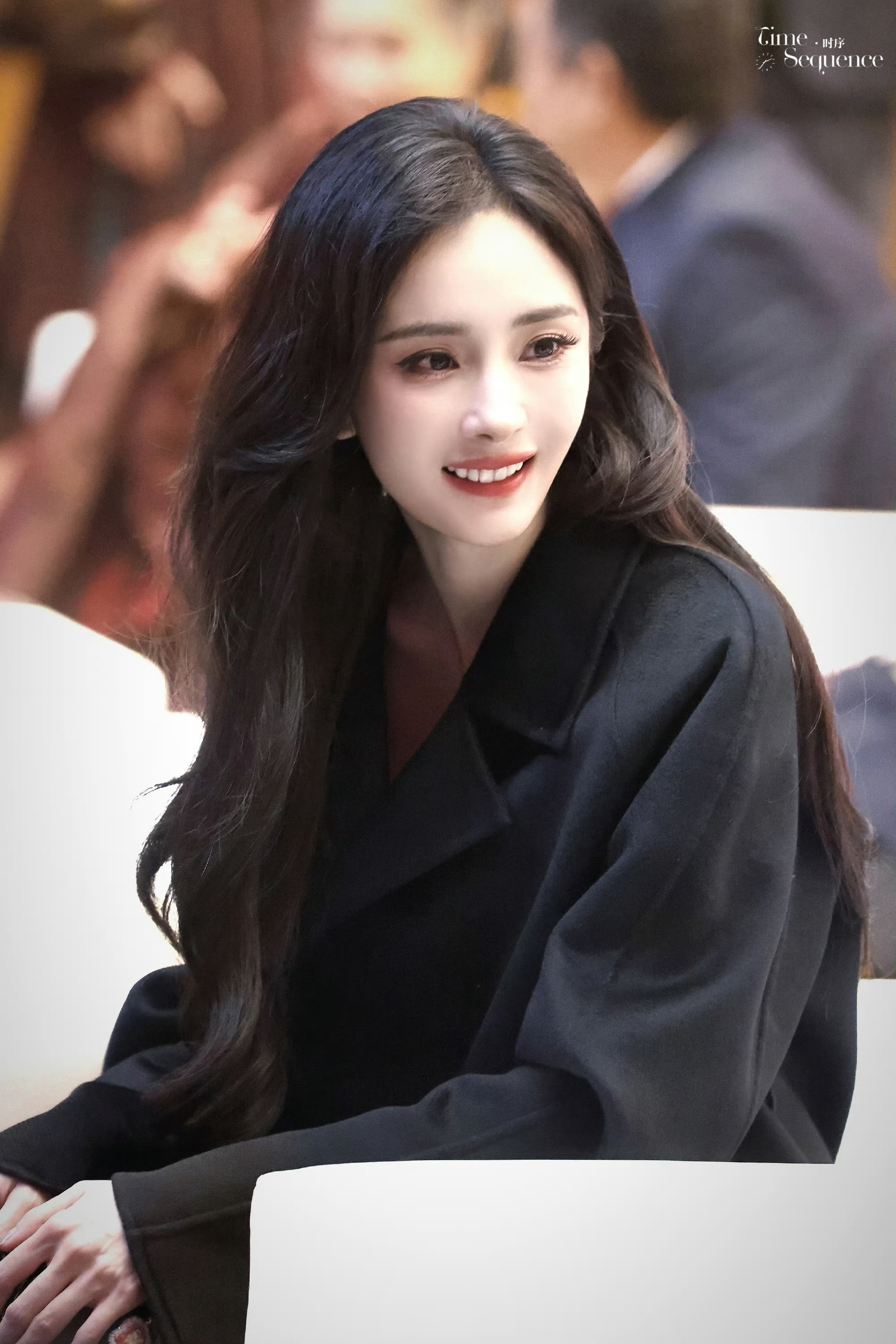 杨幂去了精品之夜幂姐完全爆剧女王啊，带着《生万物》 去参加精品之夜啦，还特意抽出