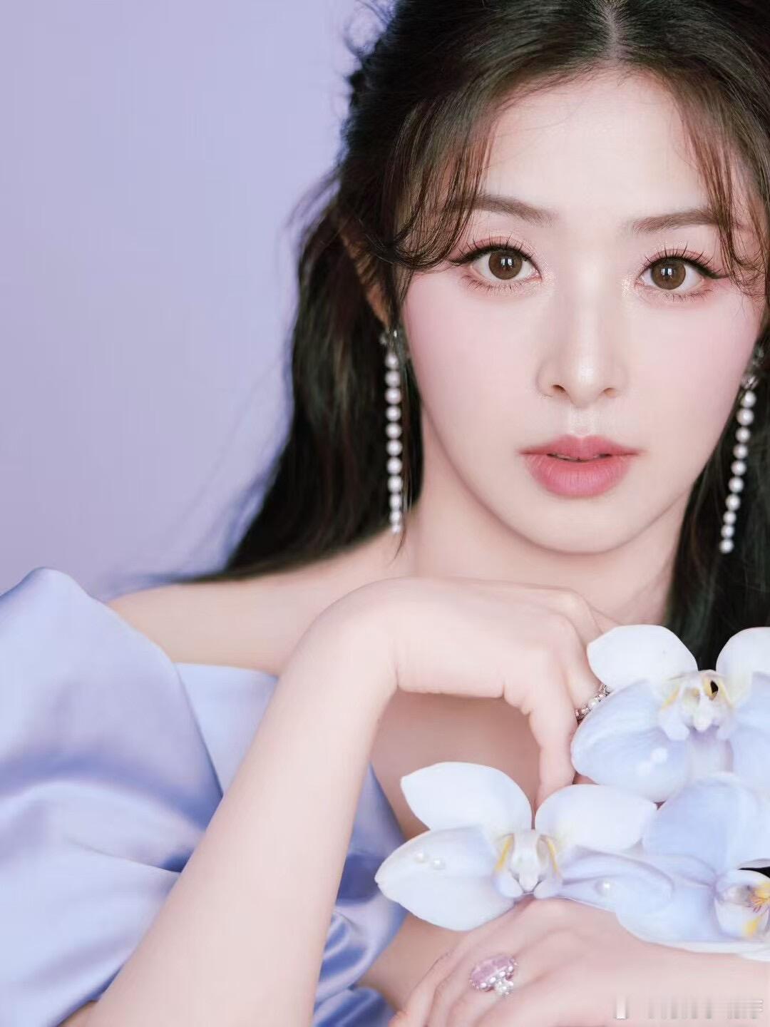 张含韵 把“少女感”修炼成“少女羡慕的样子” ​​​