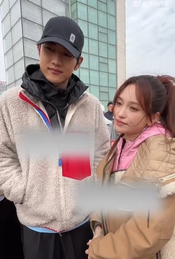 金莎孙丞潇吵架靠狗制止 谁能抵挡得了狗狗的调解？每次金莎和孙丞潇争执时，狗狗总能