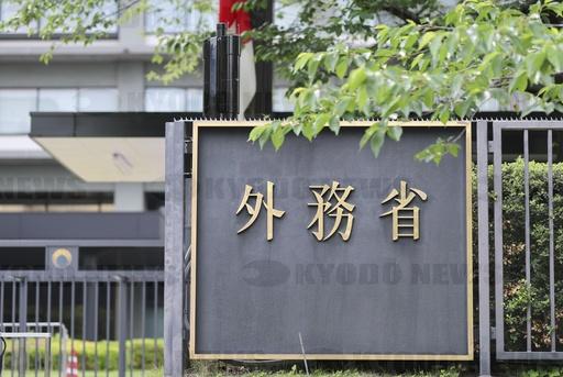7月13日，中国驻日本大使馆公使施泳前往日本外务省，与亚大局长金井正彰会面，这次