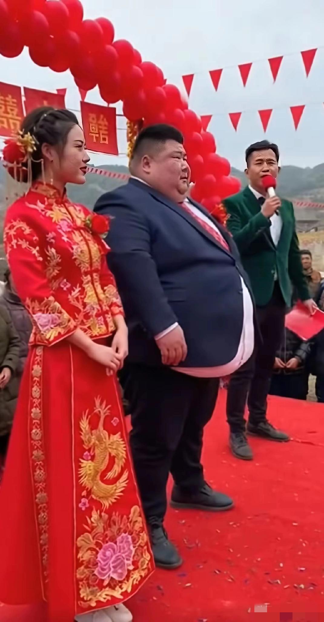 吾家有喜！女儿结婚了，愿女儿早点给俺生个小外孙子。