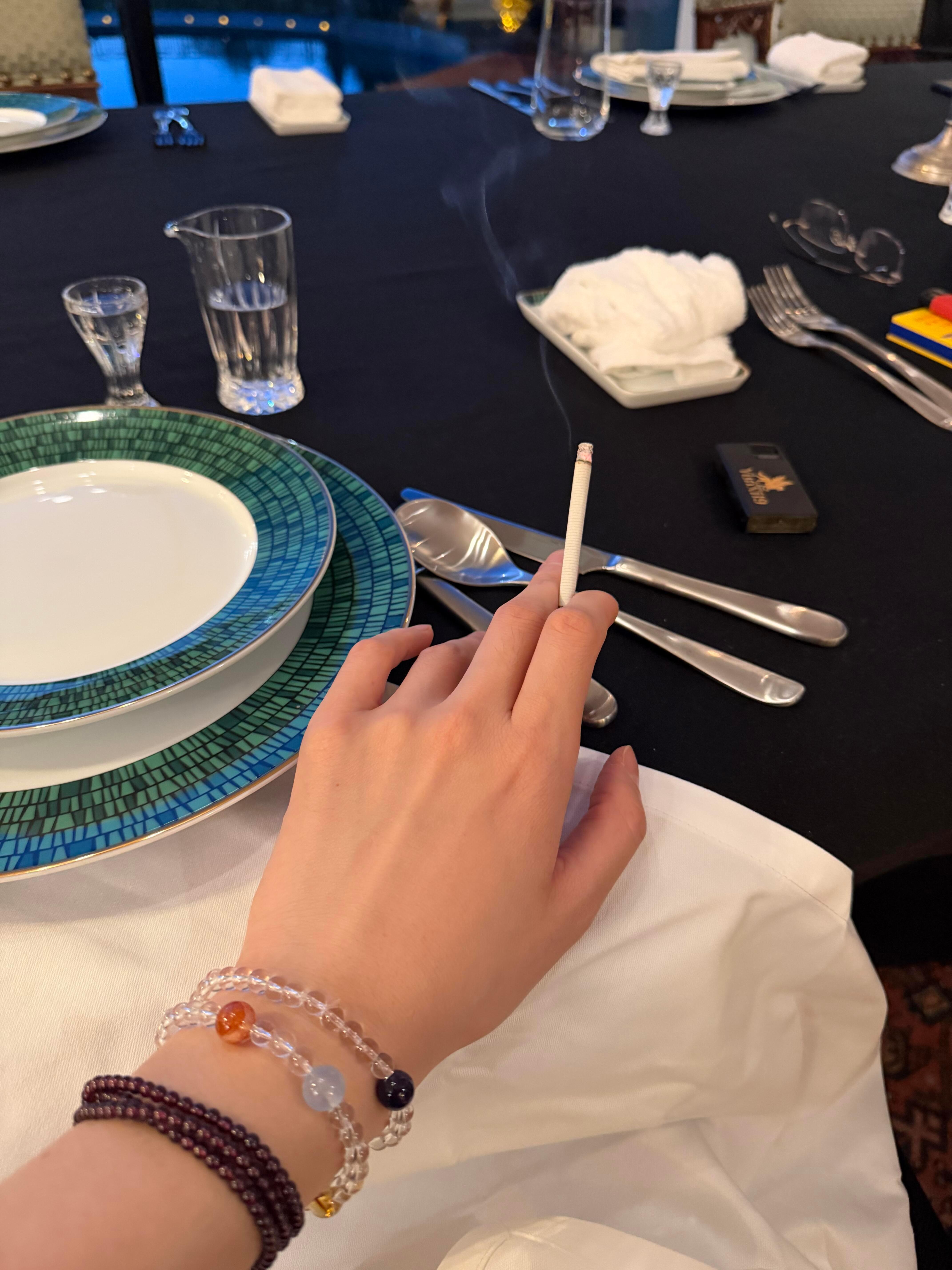 别贪心,多一物有多一物的烦恼,少一物有少一物的自在。