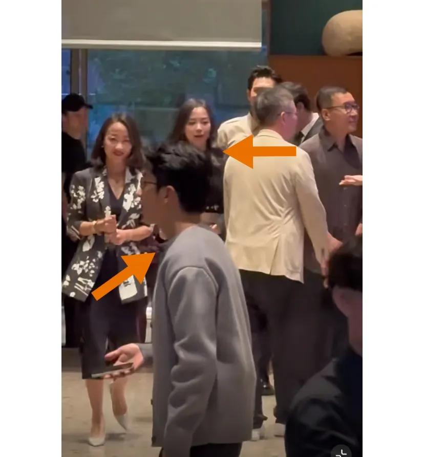 起猛了，张靓颖和屈楚萧居然同了个框
张靓颖和屈楚萧应该算是现在内娱唯一关注的两个