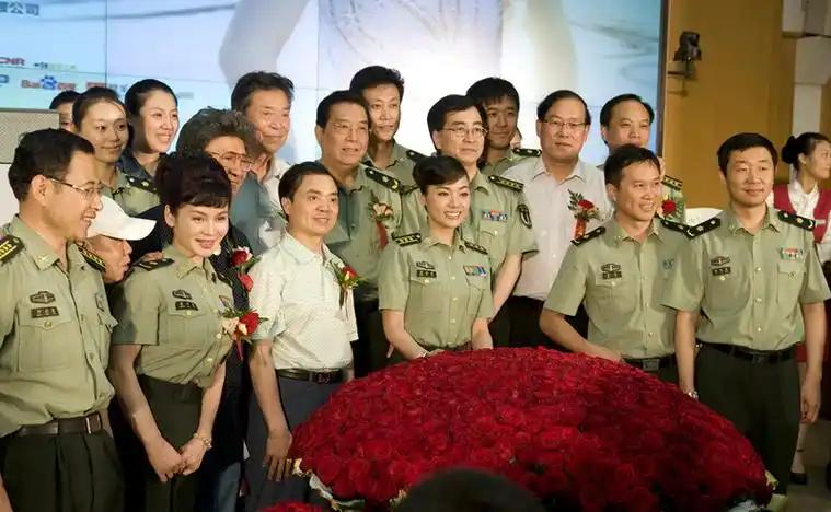 脱下军装，不授军衔！当年那些火遍全军的空政、海政大腕们去哪了？2018年文工团大