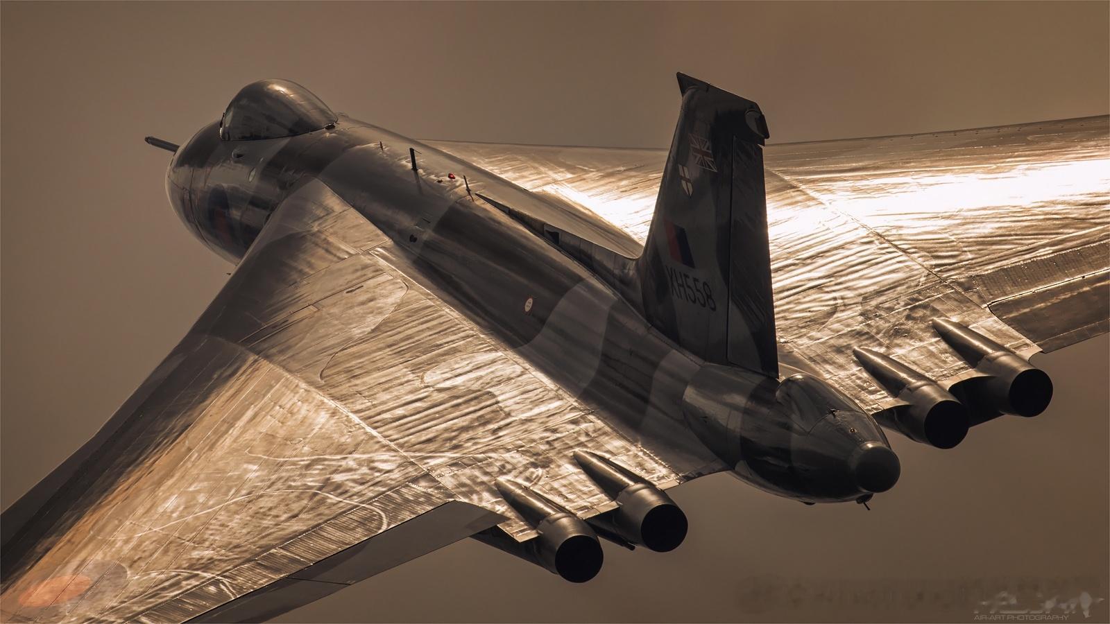 火神XH558的应力蒙皮，作者Hesja 