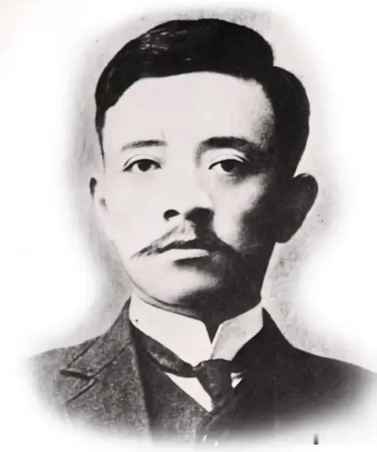 宋教仁，一个在历史长河中相对低调却无比伟大的英雄。1912 年，他主张成立责任内