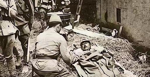 1939年，曾大肆屠杀南宁百姓的日军少将中村正雄被击中腹部，身受重伤，军医为了取
