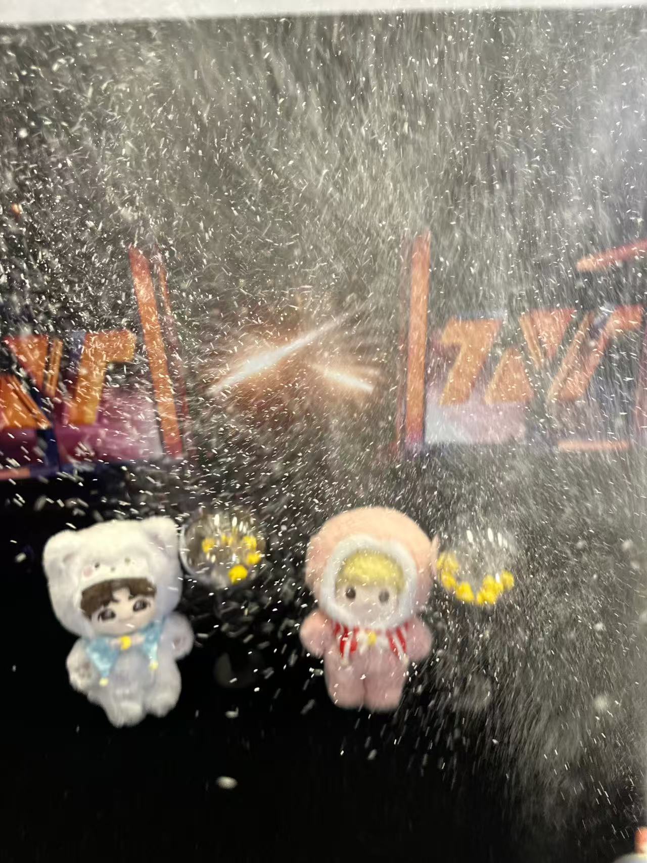 宋亚轩拍的棉花娃娃宋亚轩棉花娃娃大片氛围感调节失败宋亚轩拍的棉花娃娃，大片氛围感
