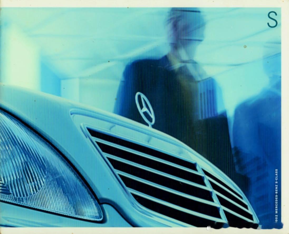 奔驰W220（1998-2005）是第四代S级，俗称“蝴蝶奔”接替W140“虎头