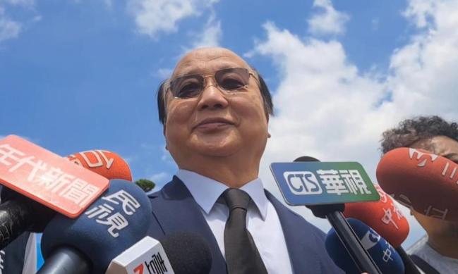 前台中市长胡志强发表声明

5月13日，特朗普访华在即，台湾省前台中市长胡志强在