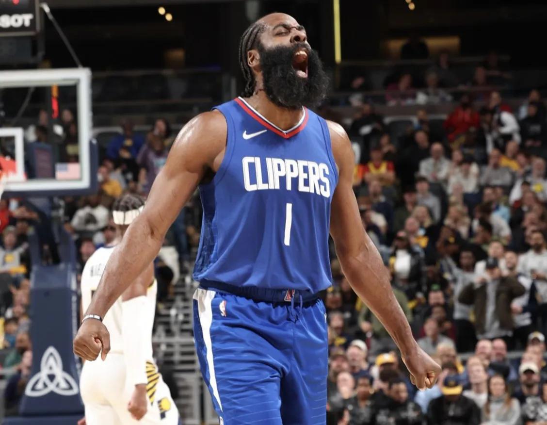 哈登末节21分创5项里程碑：一数据NBA历史唯一！
在结束的快船客场151-12