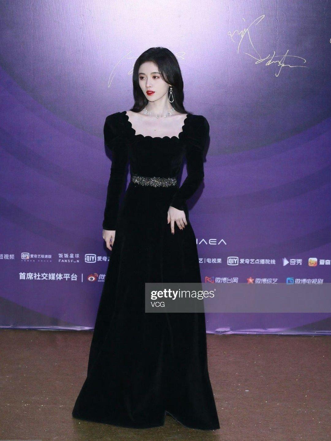 考古鞠婧祎迪丽热巴G社生图，谁赢了？ 