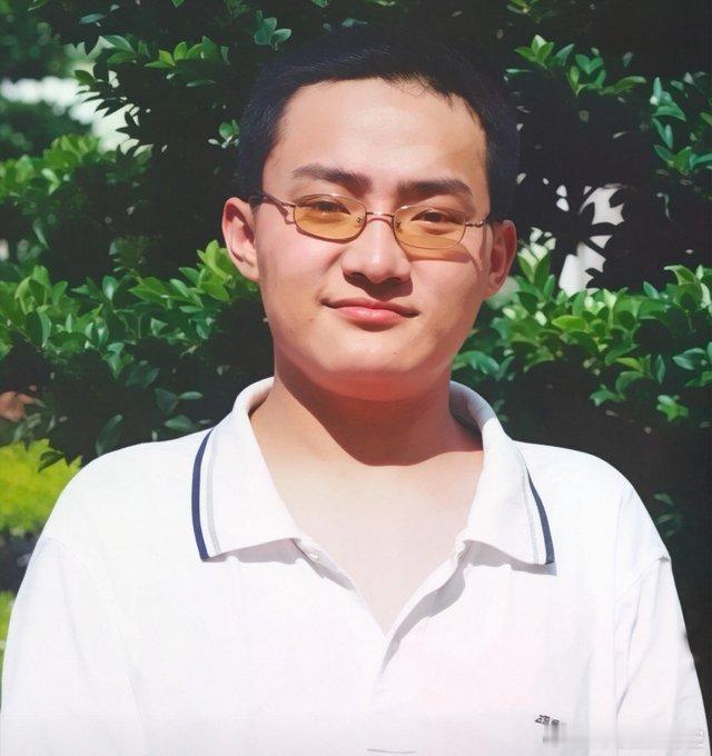 孙宇晨起诉景甜这出戏，十岁那年就写好了剧本孙宇晨1990年出生在青海西宁，4岁跟