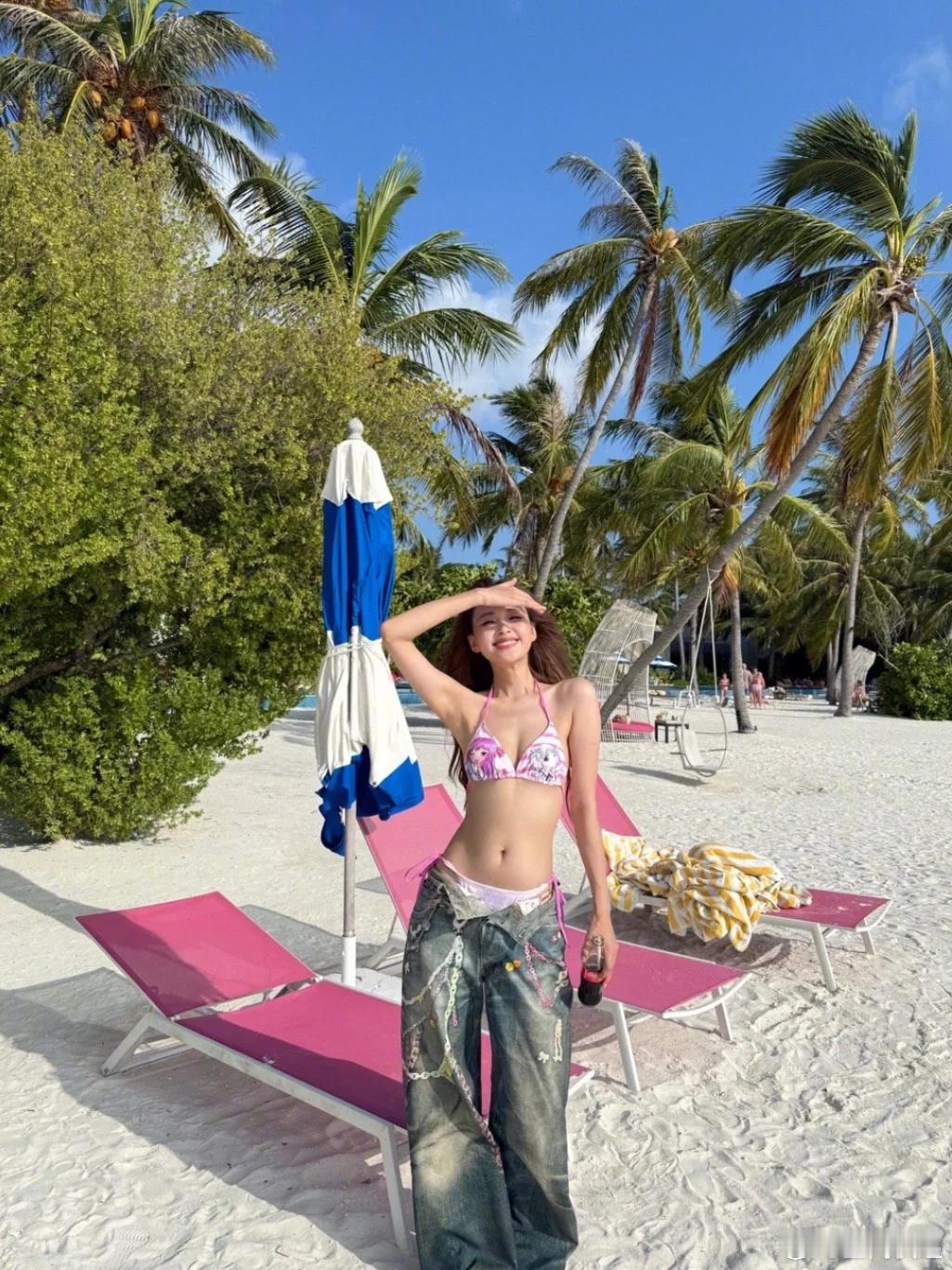 孙怡比基尼孙怡海边比基尼👙好美啊，身材真的没得说！孙怡 ​​​