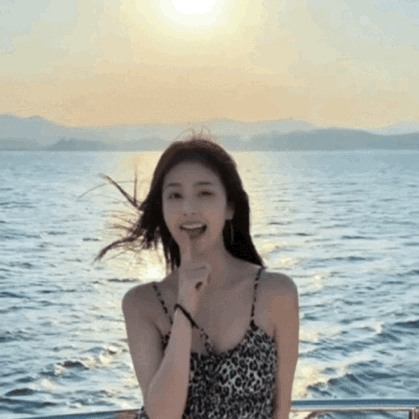 跟着白鹿住必住睡到自然醒，才是假期真正打开的享受方式。 2026必住榜上榜酒店揭