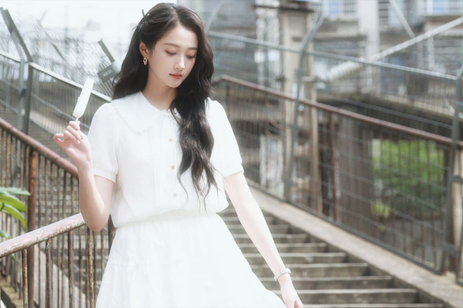 关晓彤 🌸关晓彤孟露莎🌸关晓彤红掌你是我永不降落的航班，终点是星辰大海