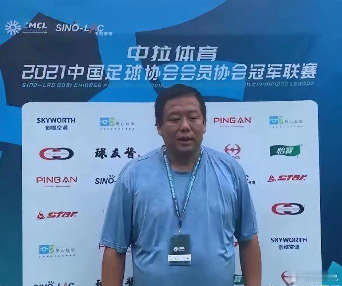 教练这次终于学聪明了，知道换衣服了…… ​​​