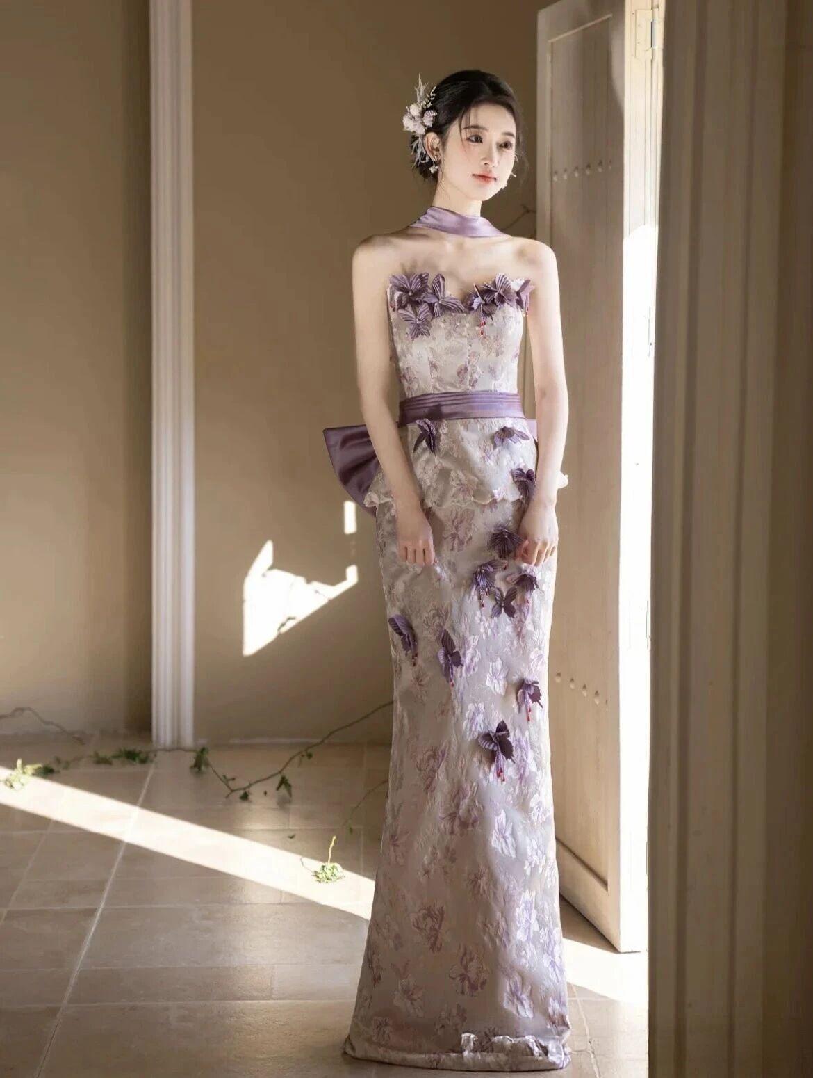 什么样的穿搭可以成为气质女神?
这身礼服堪称天工造物，每一处细节都似从云锦中织就