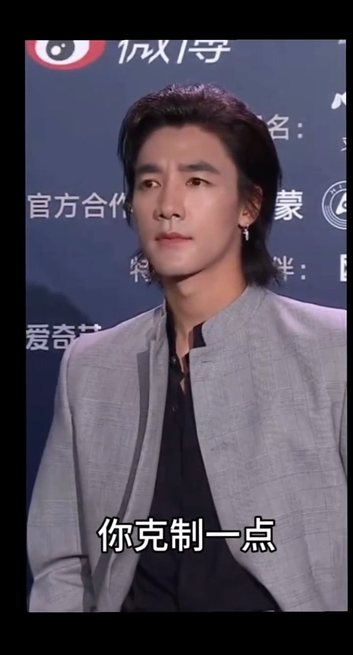 主持人对此沙克制一点吧主持人对此沙克制不了一点“真的帅啊”“360度无死角”“很