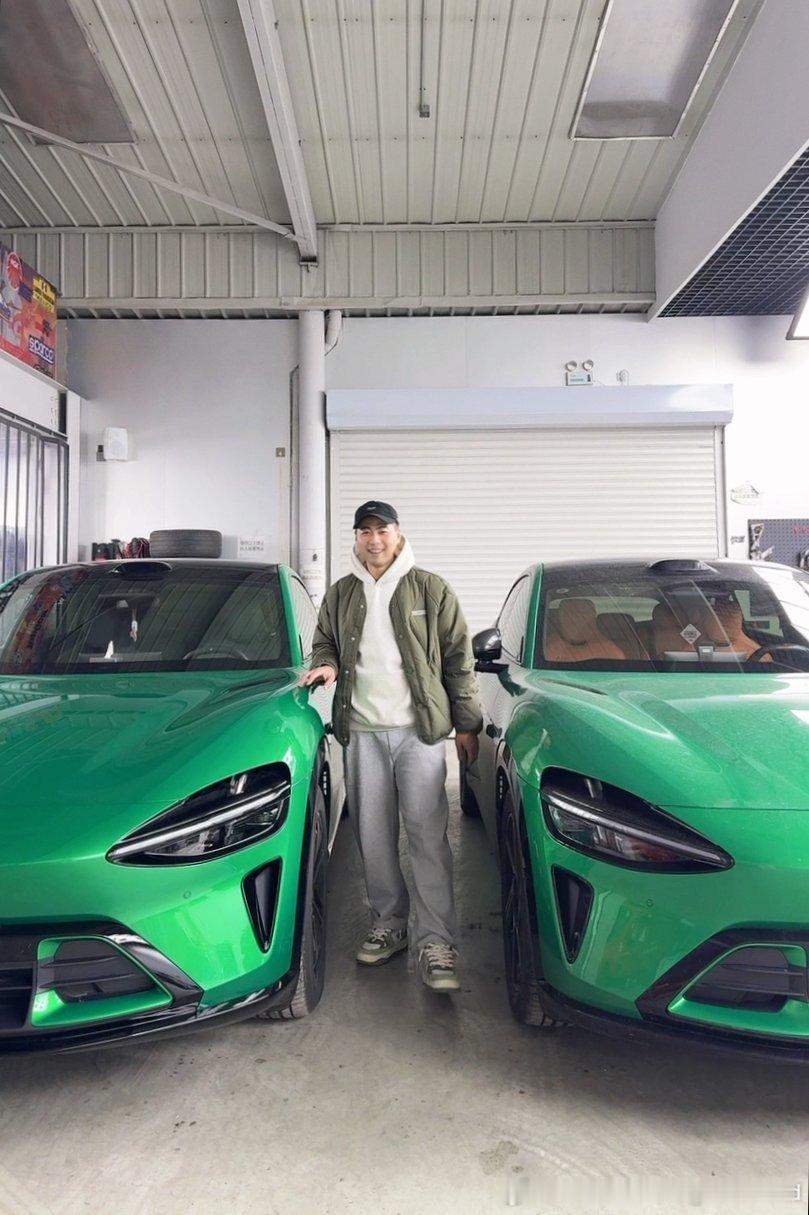 小米YU7新增入门版我认识一个YU7收藏家，之前买了一个Pro买了一个Max，这