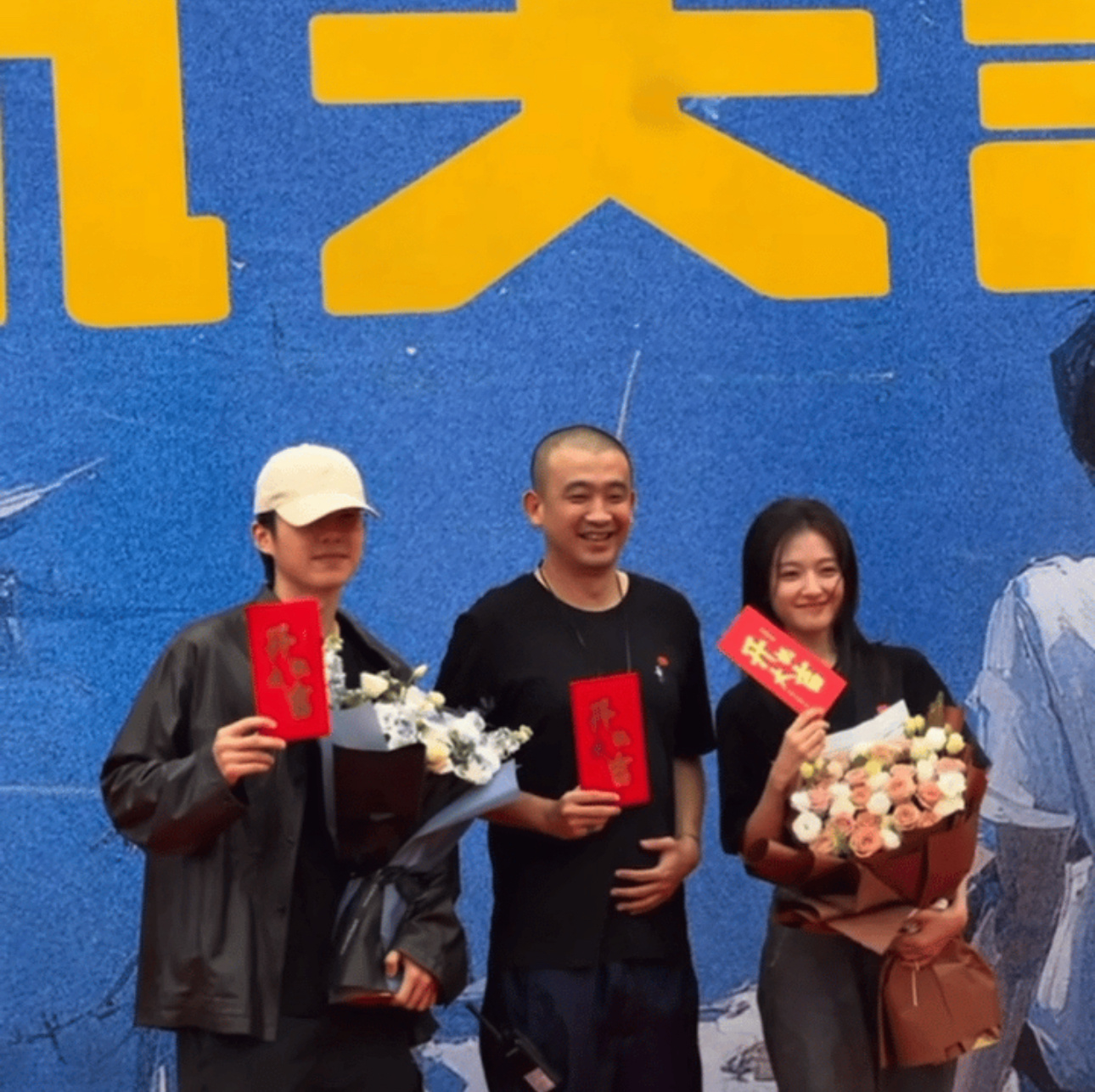 余淮和余周周余淮和余周周合作了 ​余淮和余周周，振华DNA动了 ​ ​​​