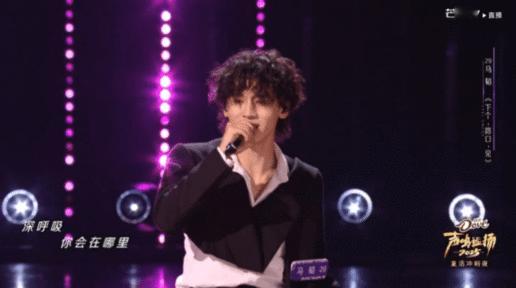 马韬唱跳版交出邦尼声鸣远扬 马韬太会了！在《声鸣远扬》唱跳版《交出邦尼》，磁性烟