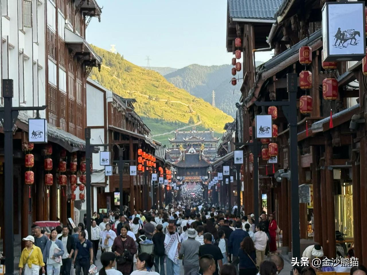 藏在川西的天然凉都松潘，三伏天太惬意～
通知一下：天府皇城坝清真火锅，28日将开