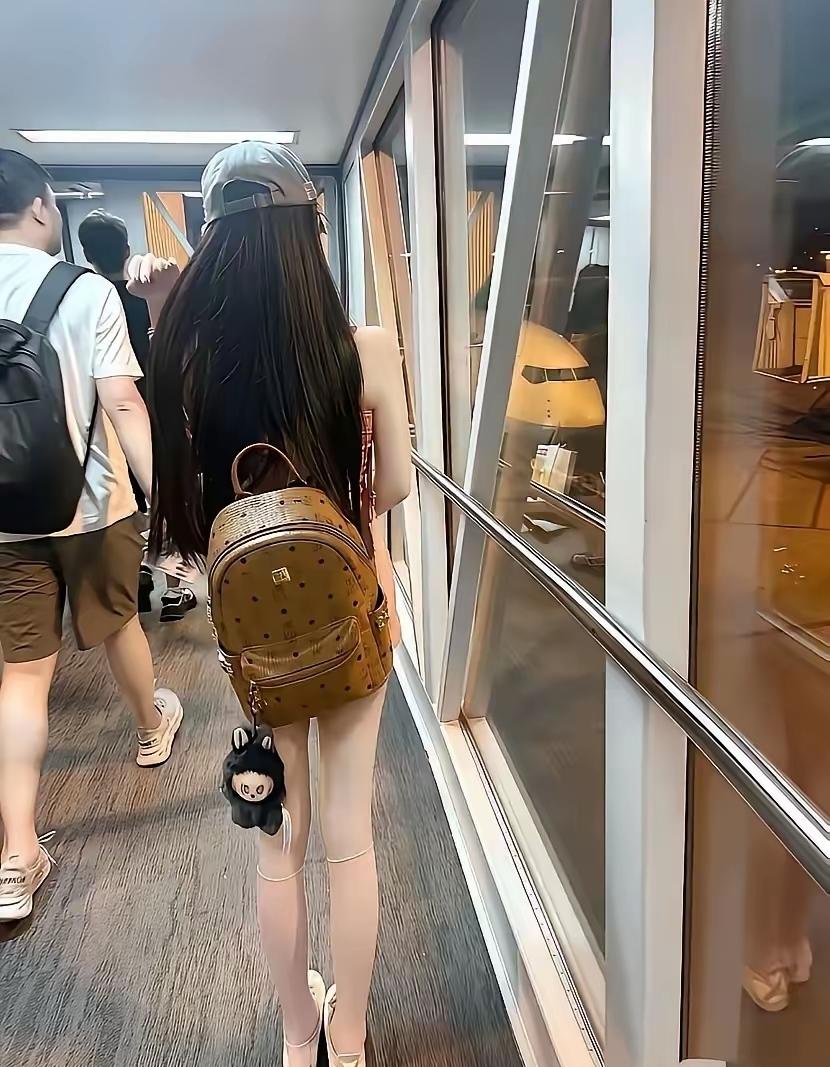 这是新型的防止小孩摸臀吗[我想静静]