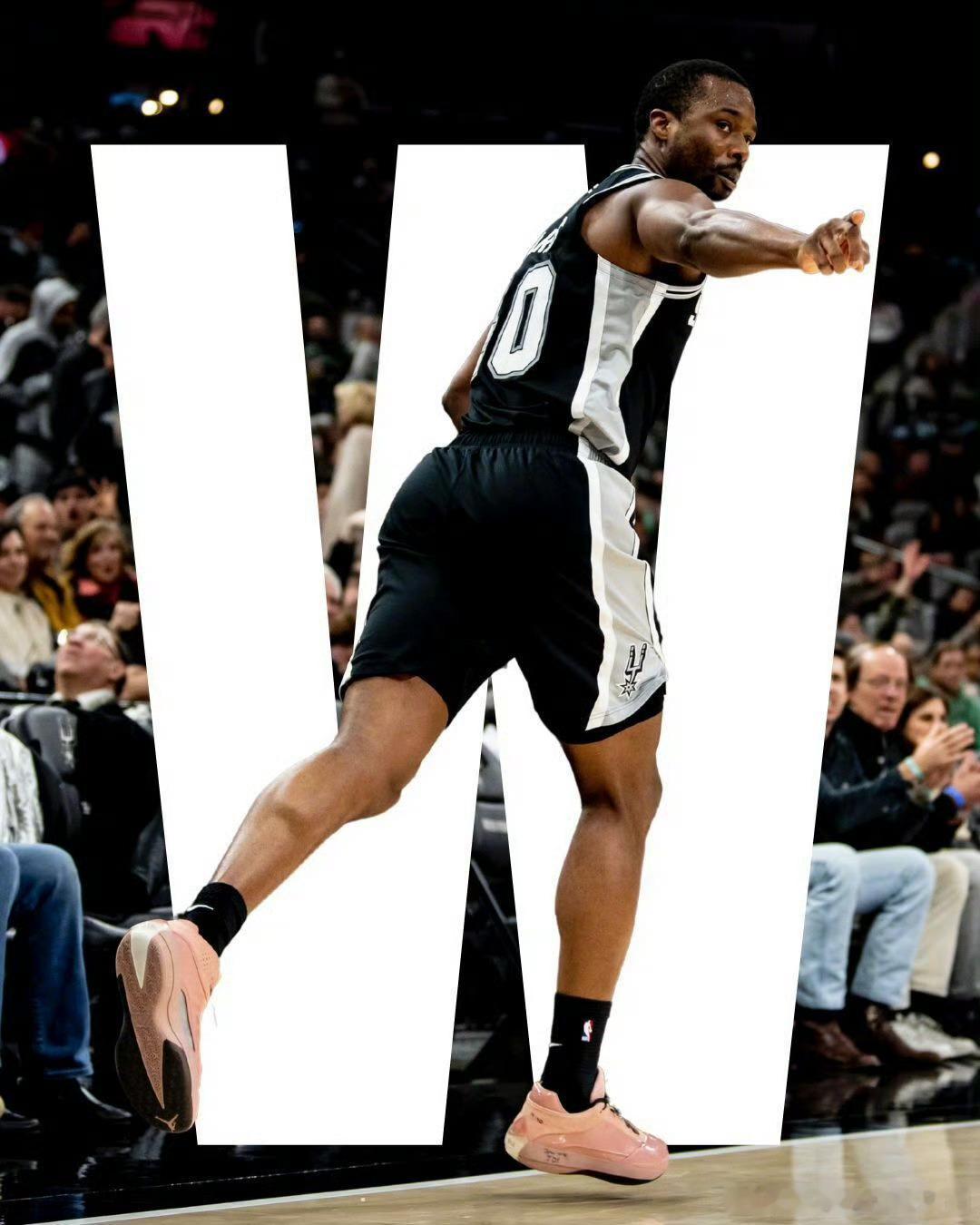 刚好拿下。马刺还是可以相信的！面对灰熊也就是轻轻松松把，毕竟对面还是要靠莫兰特，