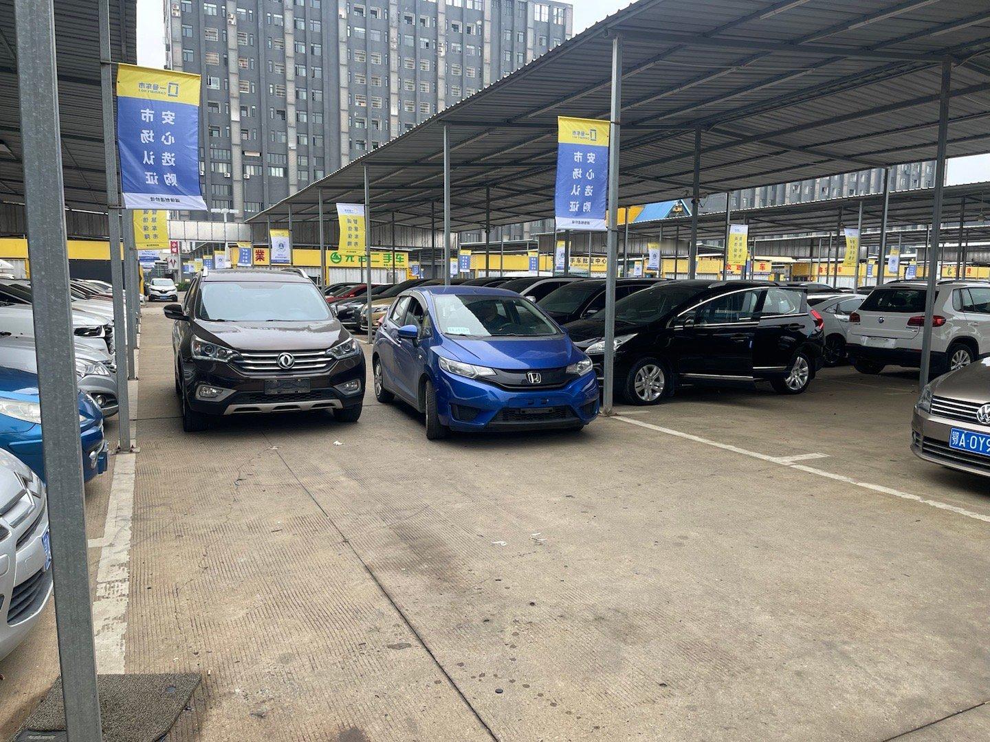 昨天Lu总给我的2014年本田飞度今天一早，刚好他们店里的一个师傅想买来自用师傅