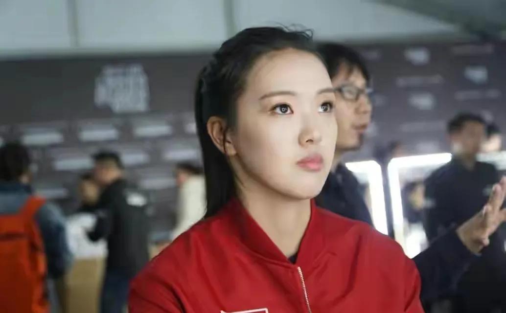 2024年中国女排国家队最理想的阵容：
主攻：朱婷、李盈莹、吴梦洁、王云蕗
副攻