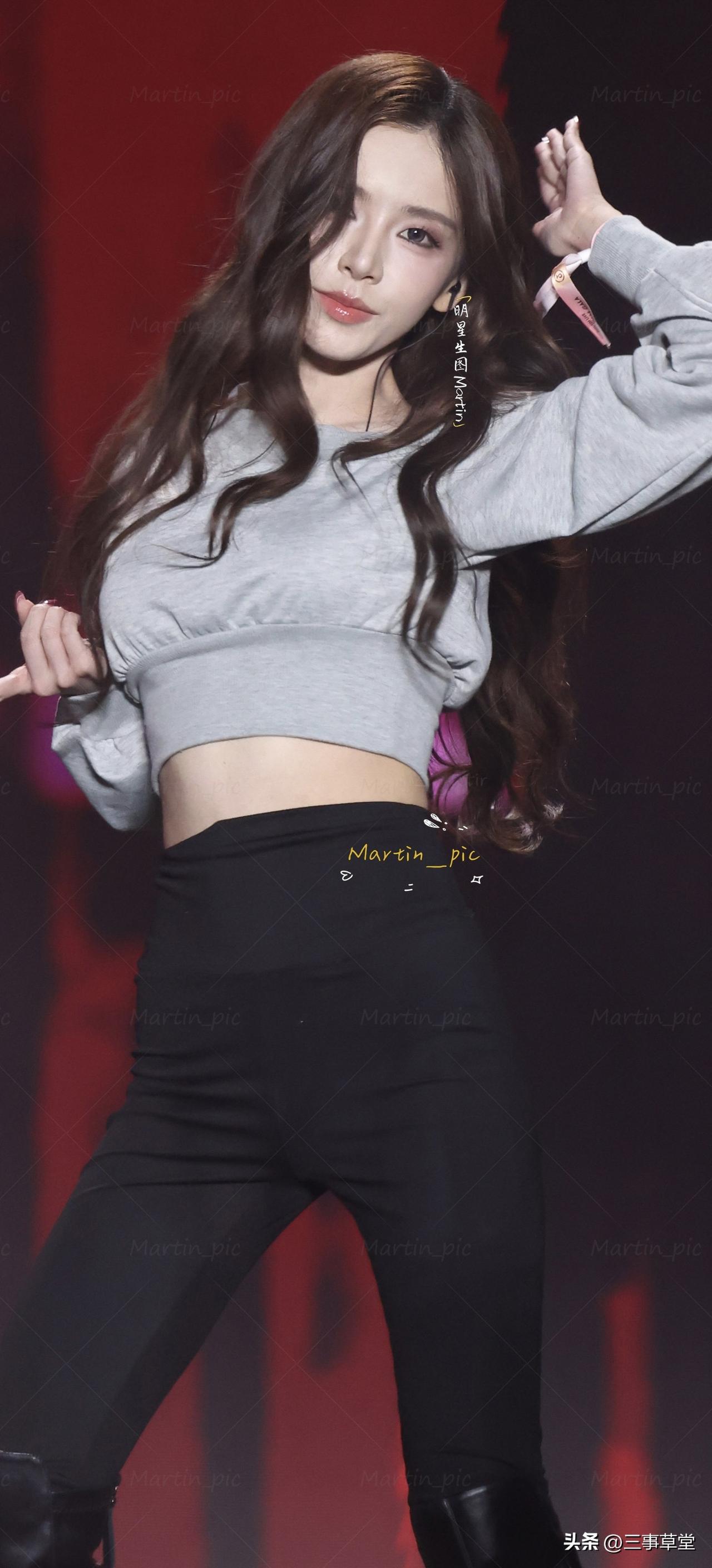 迅猛龙 抖音晚会彩排生图掉落~
期待今晚的idol 龙！！好美的生图小龙！你心目