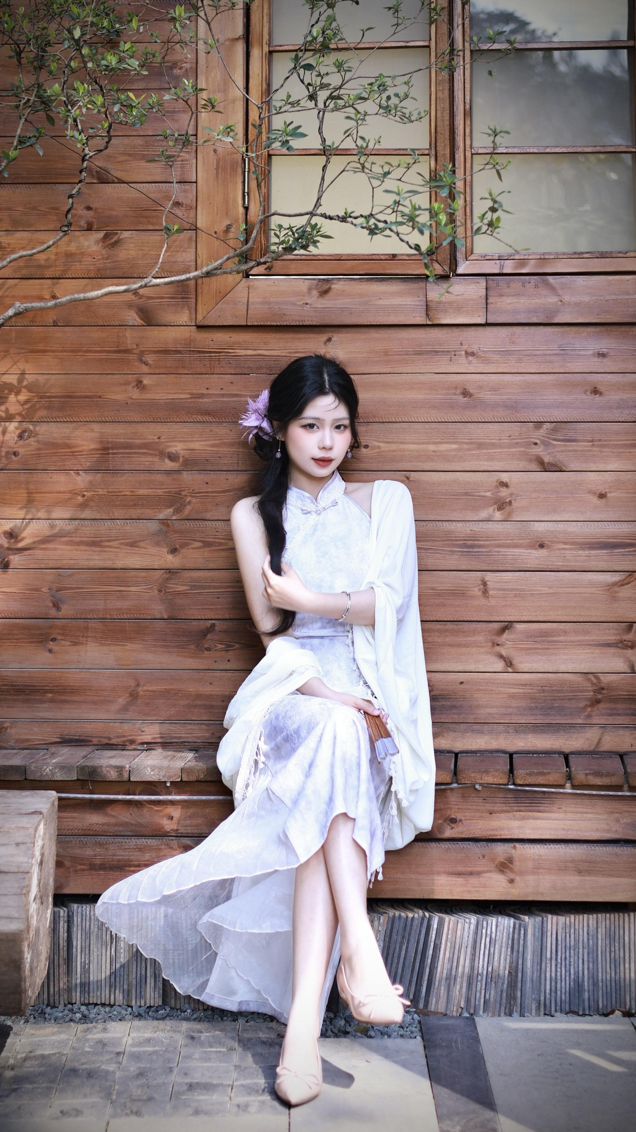 美人不是凡胎生。