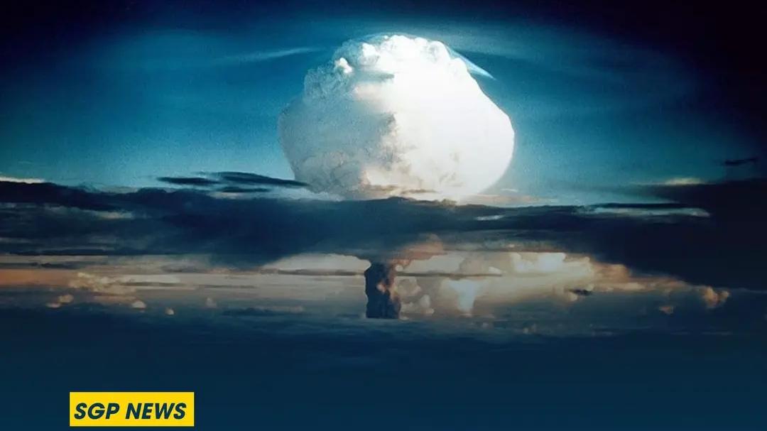 美俄手里的核按钮，最近又让人捏了把汗。
因为他俩现存的最后一份核控条约，只剩不到